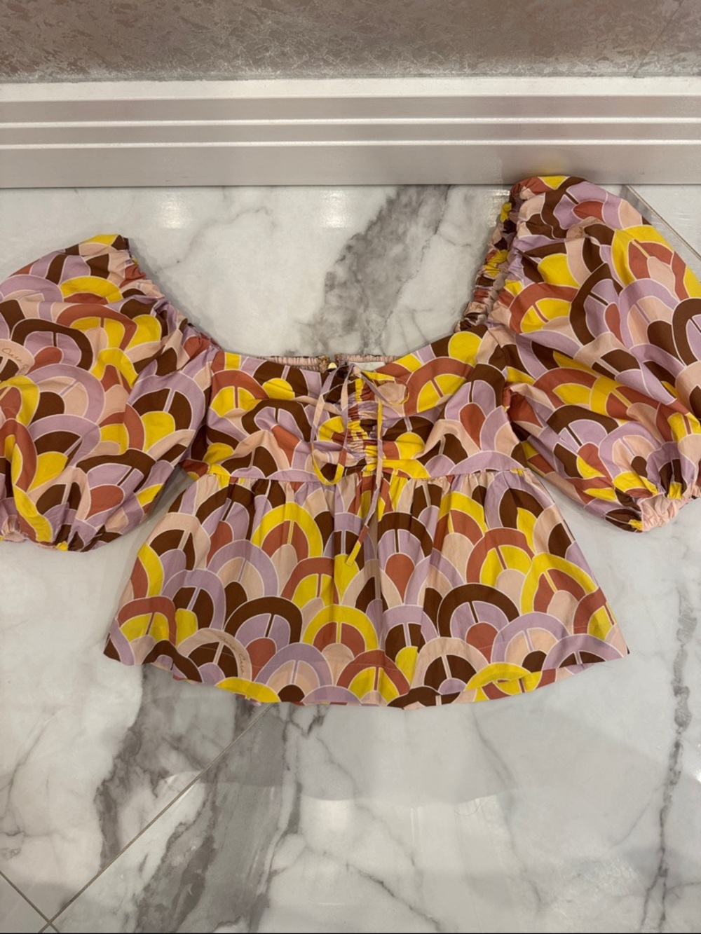 Cara Cara Scallop-Print Puff Sleeve Peasant Top in Pink, Yellow & Brown